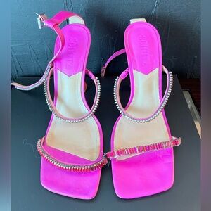 SCHUTZ Women's Nellina Sandals very pink size 7.5